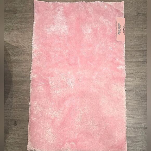 Juicy Couture Home Plush Bath Rug- Pink - Picture 3 of 6